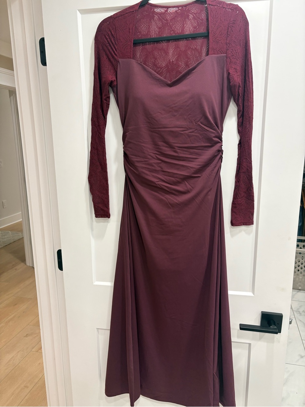 HALARA Burgundy Long Sleeve Lace-Back Ruched Dress